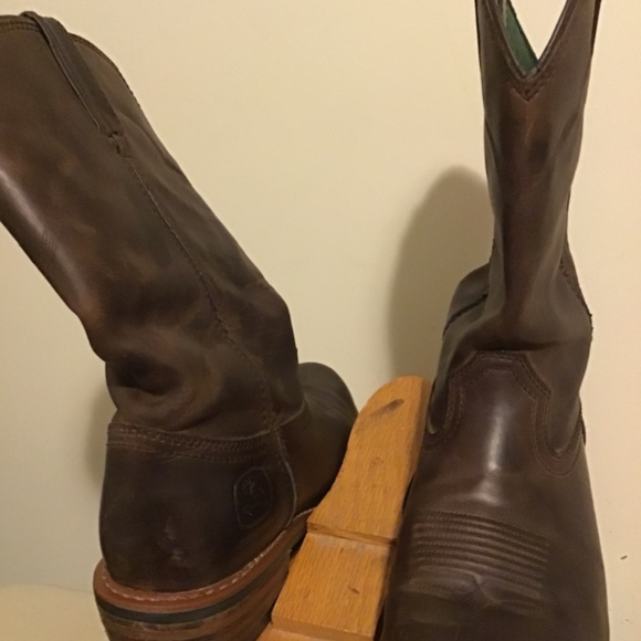 🔥🔥SALE! JOHN DEERE 🦌 great condition like new minor scuffs, size 12M🔥🔥 - Picture 3 of 6